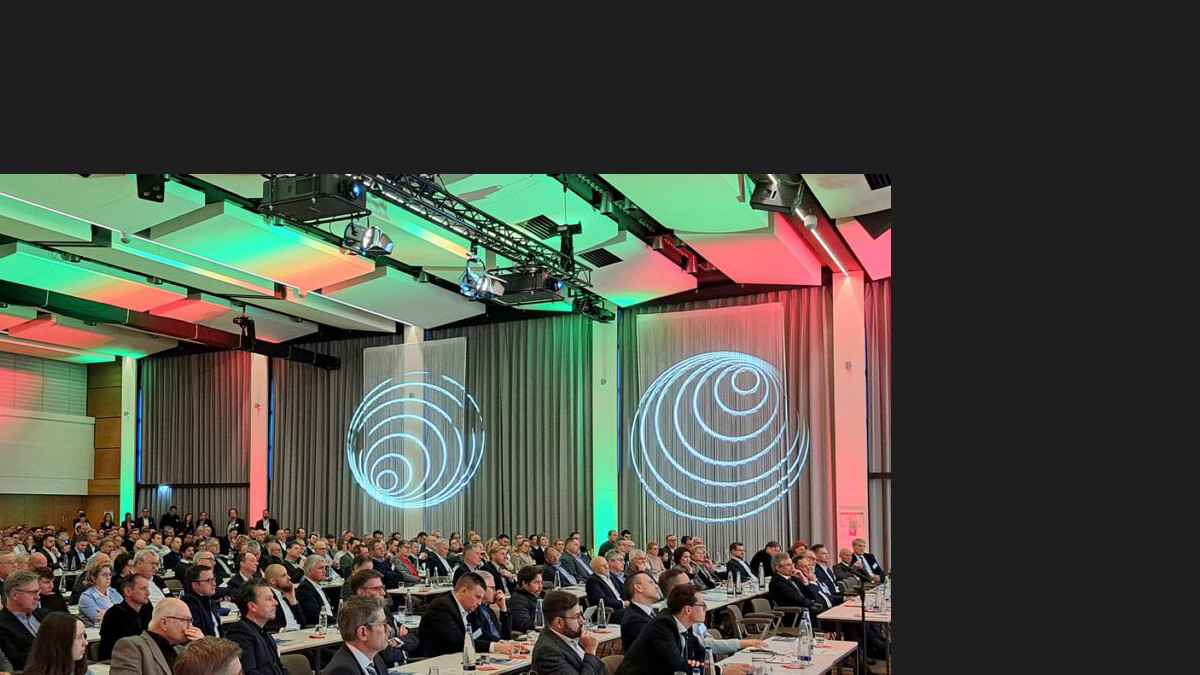 05_publikum-21.-deutsche-asphalttage_klein-1024x501.jpg 05_publikum-21.-deutsche-asphalttage_klein-1024x501.jpg