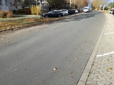 Straße ohne Schäden auf der Oberfläche